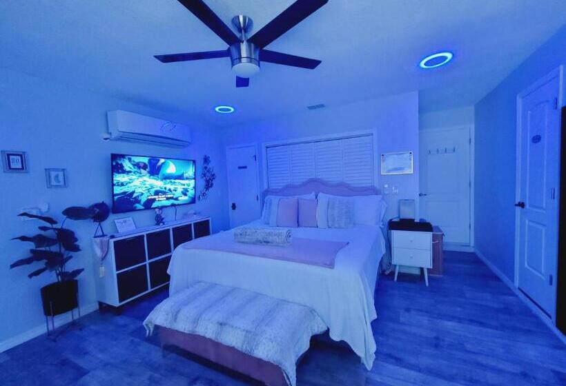 Пансион Modern Dream Rooms Suits   Private, Parking, Wi Fi, Netflix