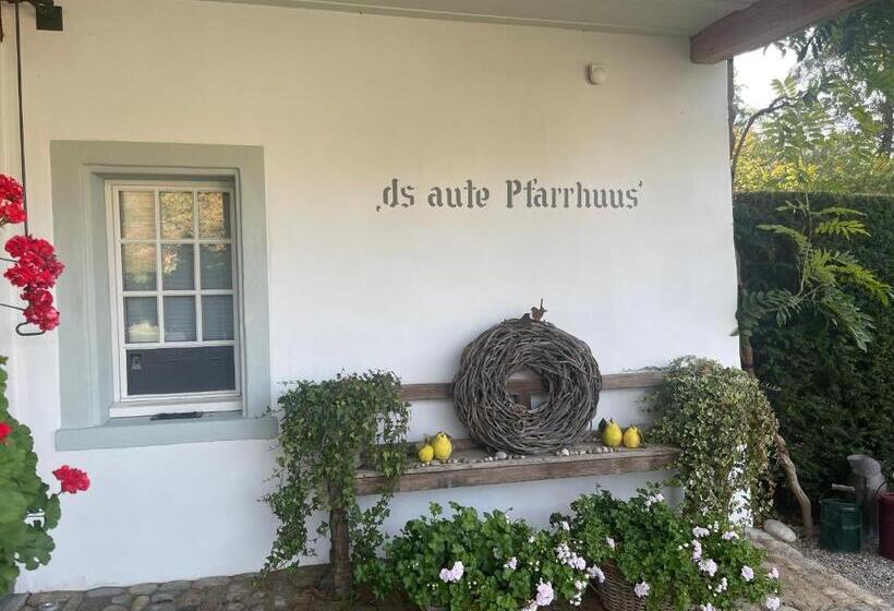住宿加早餐  Bed,beet&breakfast „ds Aute Pfarrhuus“