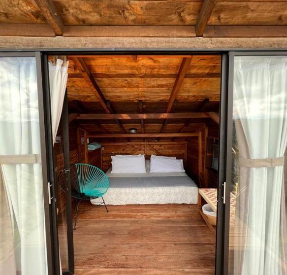 مبيت وإفطار Refugio La Roca