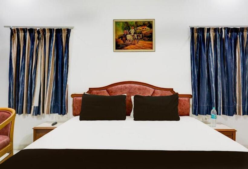 Collection O Hotel Khalsa Palace