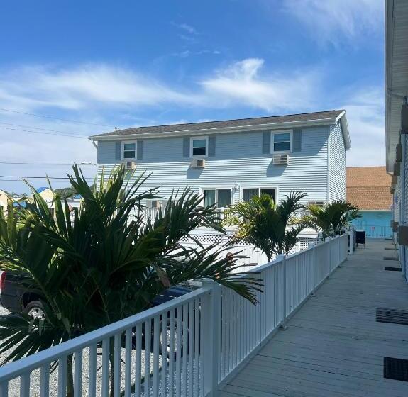 Flamingo Villa @ The Reef