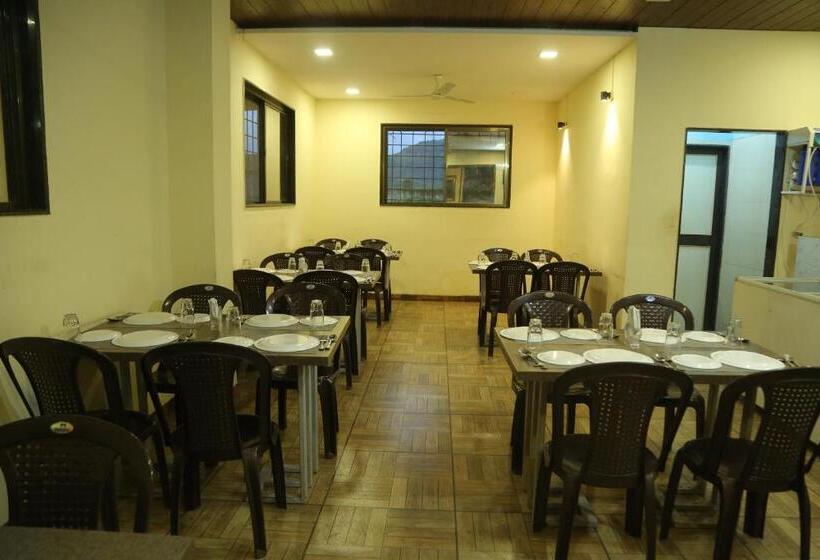 ホテル Rudraksh Nagthane