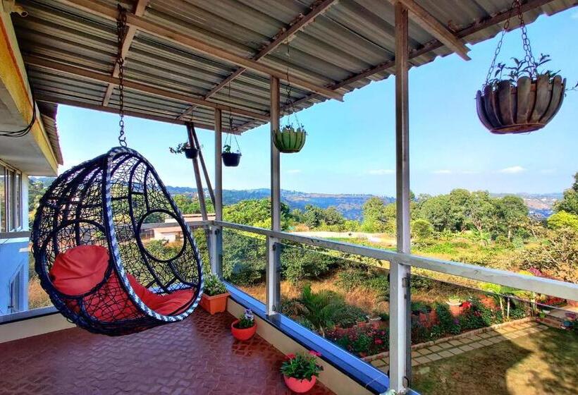 فندق Strawberry Land Resort