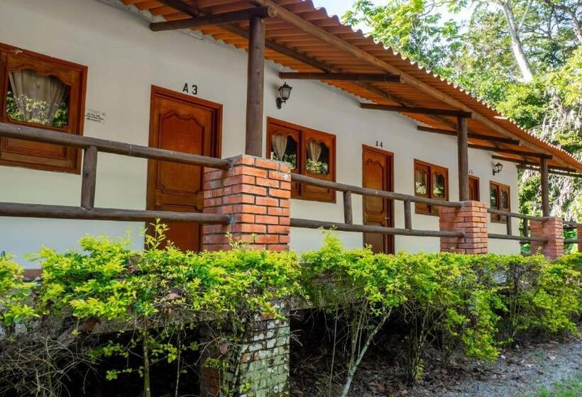 هتل Y Restaurante La Cachamera