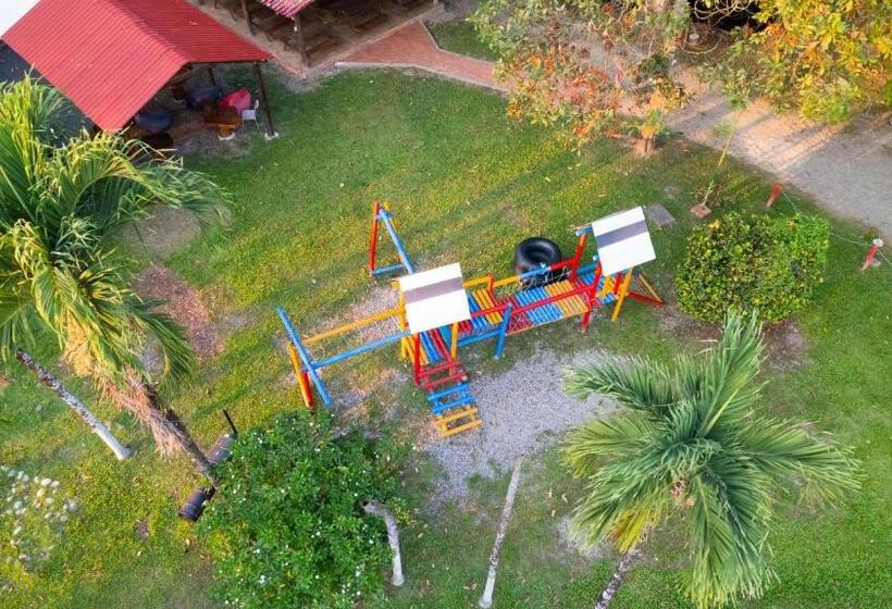 هتل Y Restaurante La Cachamera