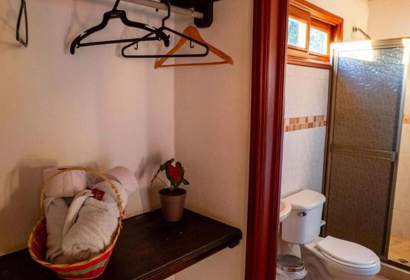 هتل Y Restaurante La Cachamera