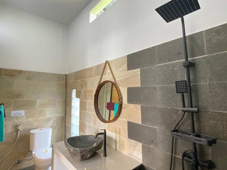 هتل Zavana Rooms