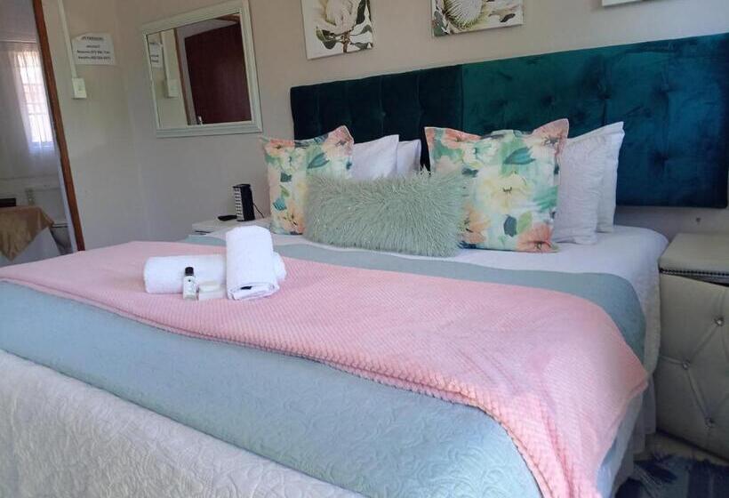 بنسيون Adante Lodge 27 Mlonyeni