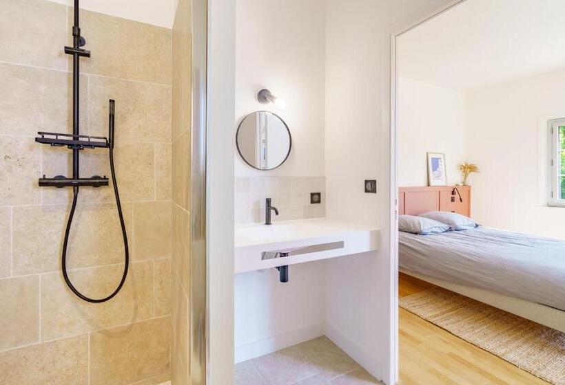 تختخواب و صبحانه La Conciergerie Biarritz