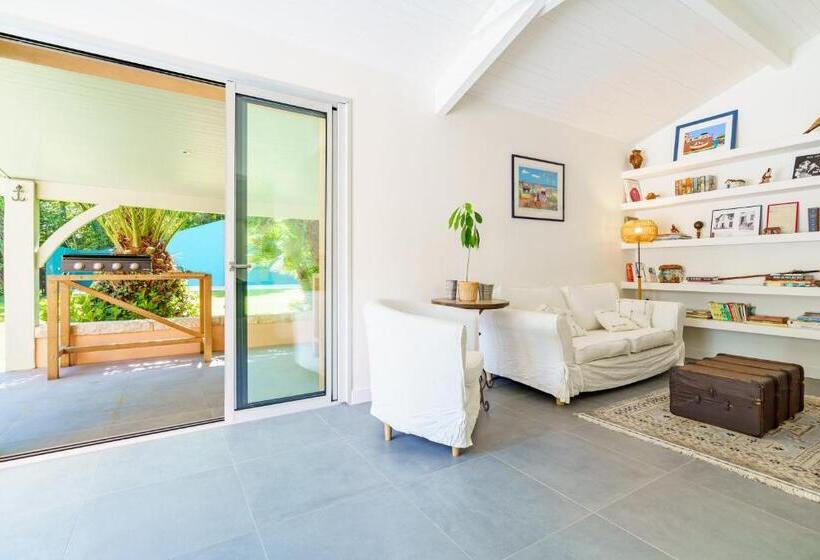 تختخواب و صبحانه La Conciergerie Biarritz