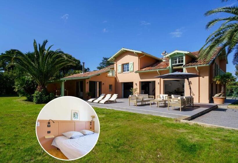 تختخواب و صبحانه La Conciergerie Biarritz