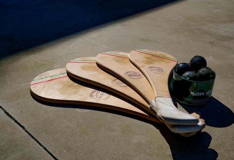 تختخواب و صبحانه La Conciergerie Biarritz