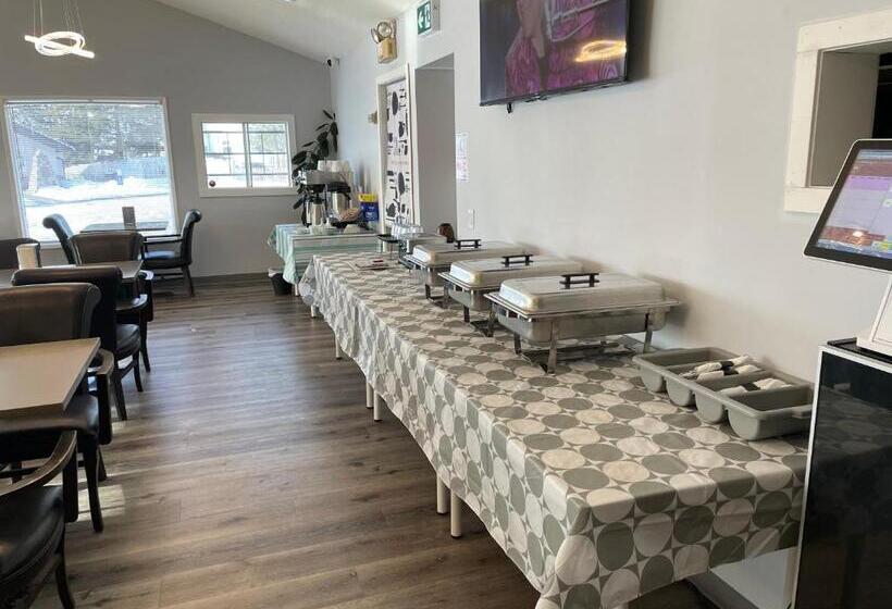 مبيت وإفطار The 22