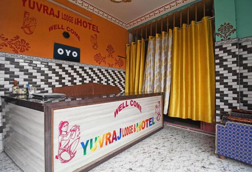 בית מלון כפרי Oyo Yuvraj Lodge And