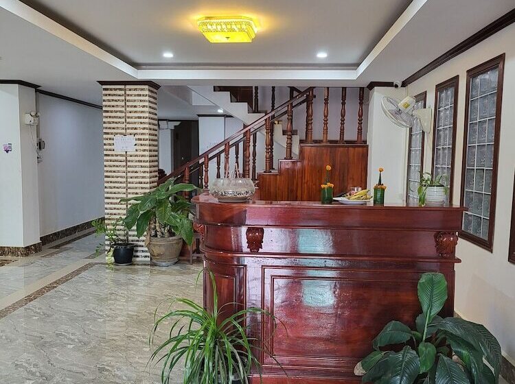 هتل Vangvieng Sisavang Mountain View