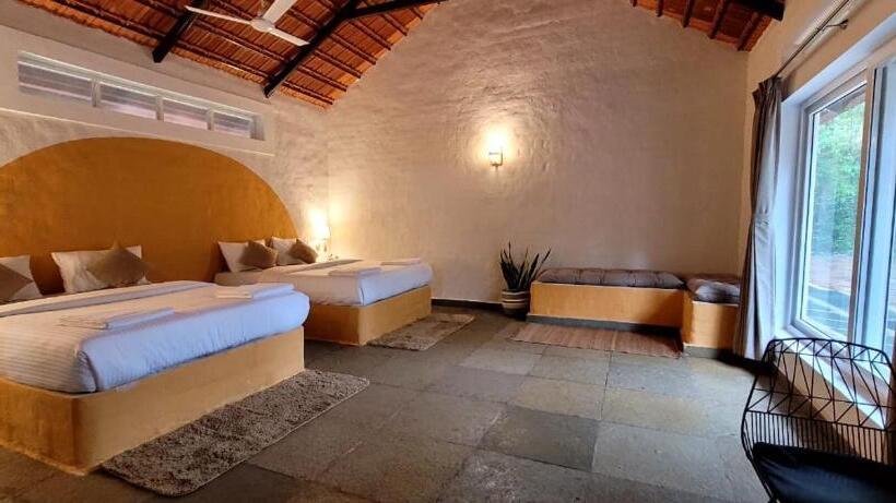 Отель Wild Kasarwadi