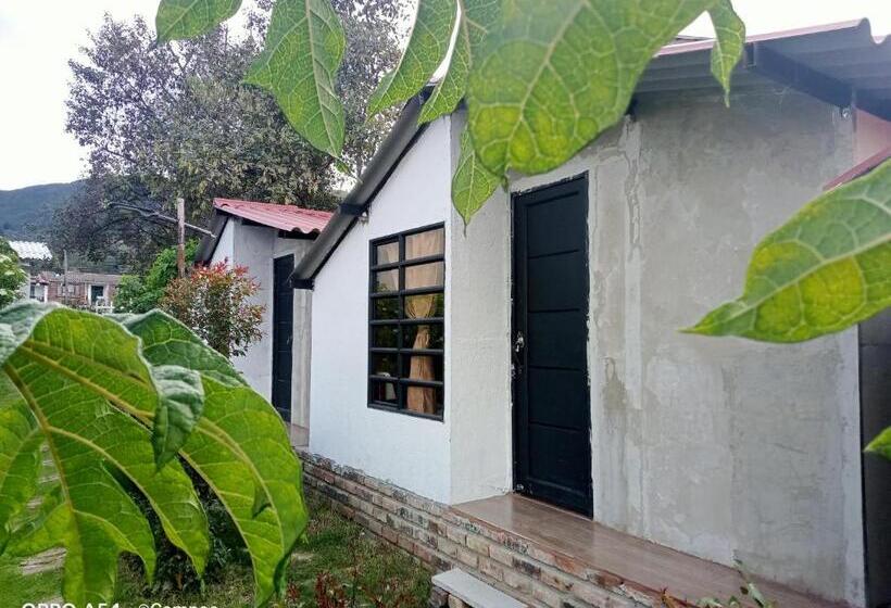 پانسیون Casa Bahareque Hospedaje