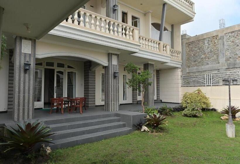 پانسیون D&d Bellevue Guest House