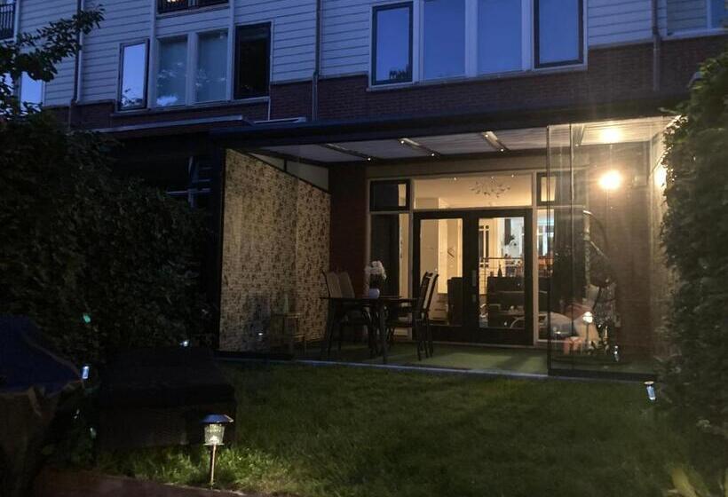 مبيت وإفطار Charming Rooms With Free Parking