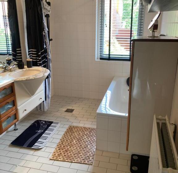 مبيت وإفطار Charming Rooms With Free Parking