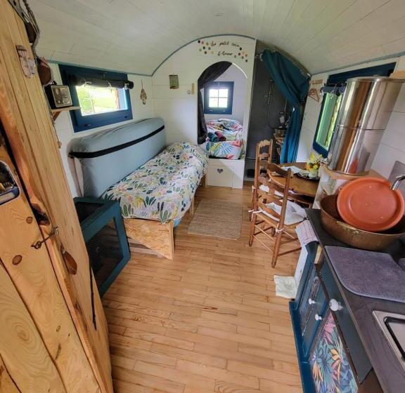 민박 La Roulotte Tiny House Du Mond Idéal