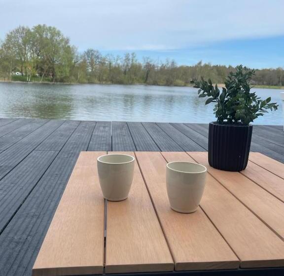 تختخواب و صبحانه Waterside Voorthuizen