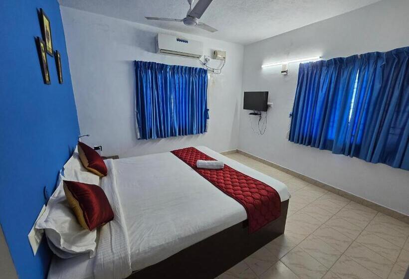 هتل The Sea Walk Beachside Serinity