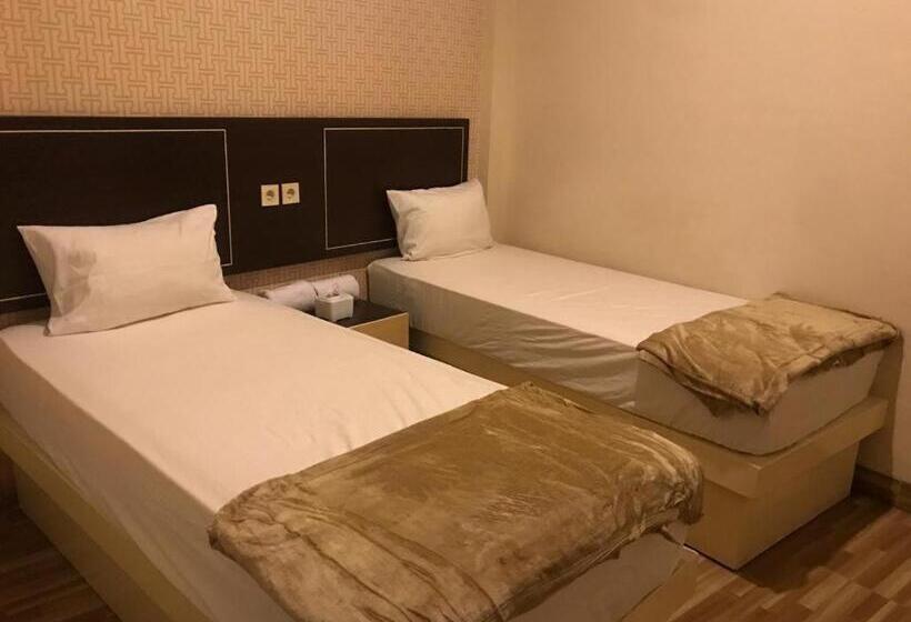 پانسیون Luna Guest House