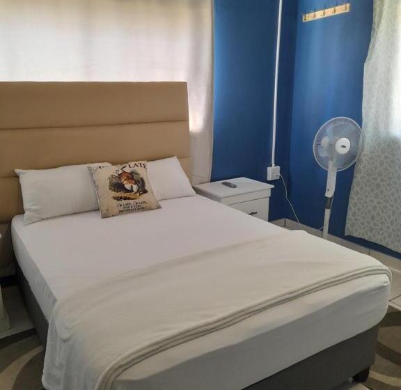 Пансион Master Palace Guest House Randfontien