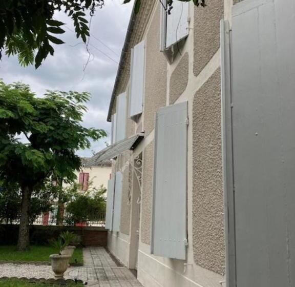 مبيت وإفطار Maison D Hôtes Martineau