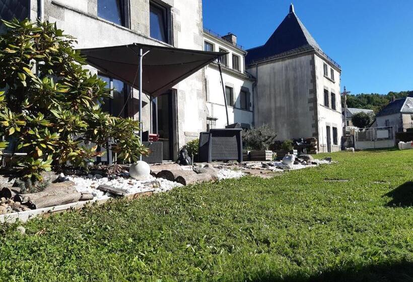 住宿加早餐  Manoir Saint Pardoux 63680