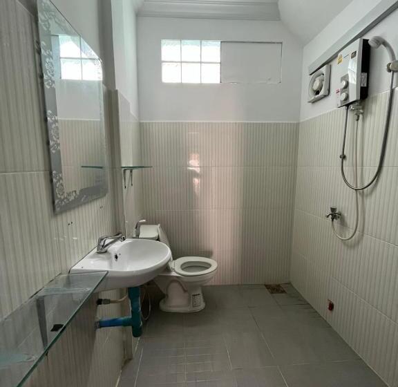 Errol S Homestay And Hostel