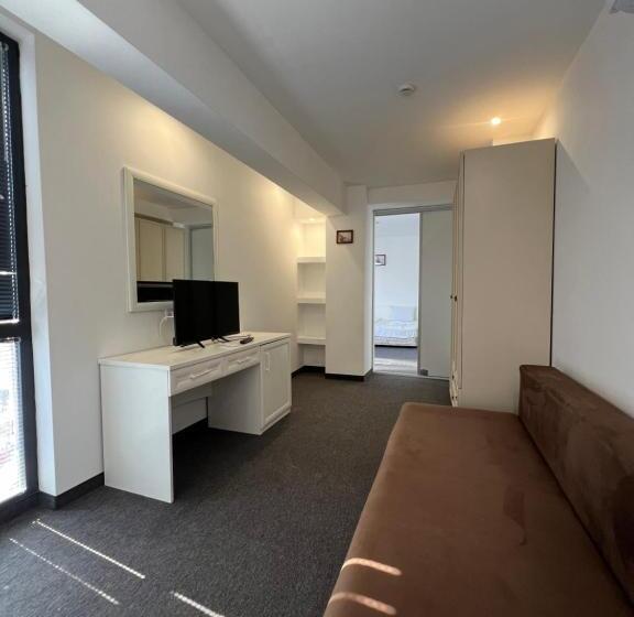 هتل Adeti Residence