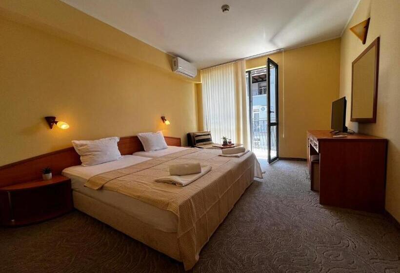 هتل Adeti Residence