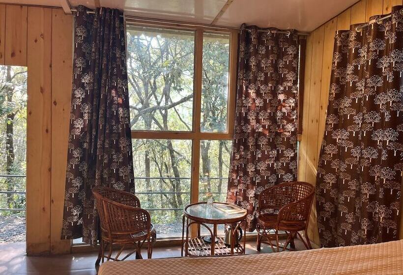 בית מלון כפרי Arahnyam Pool Side Cafe & Resort