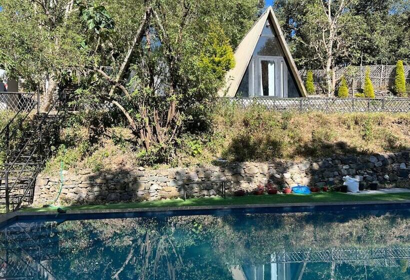 בית מלון כפרי Arahnyam Pool Side Cafe & Resort