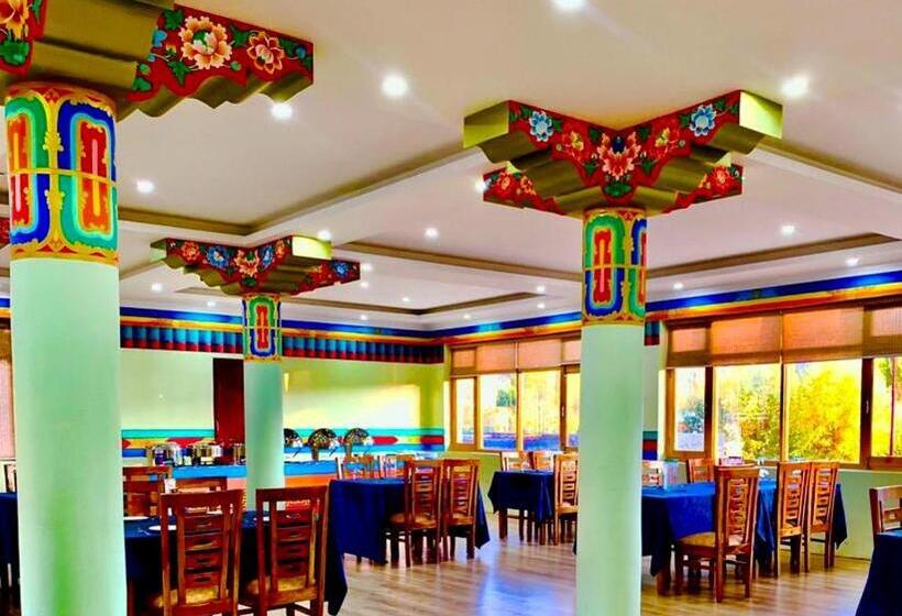 Отель Niran Boutique