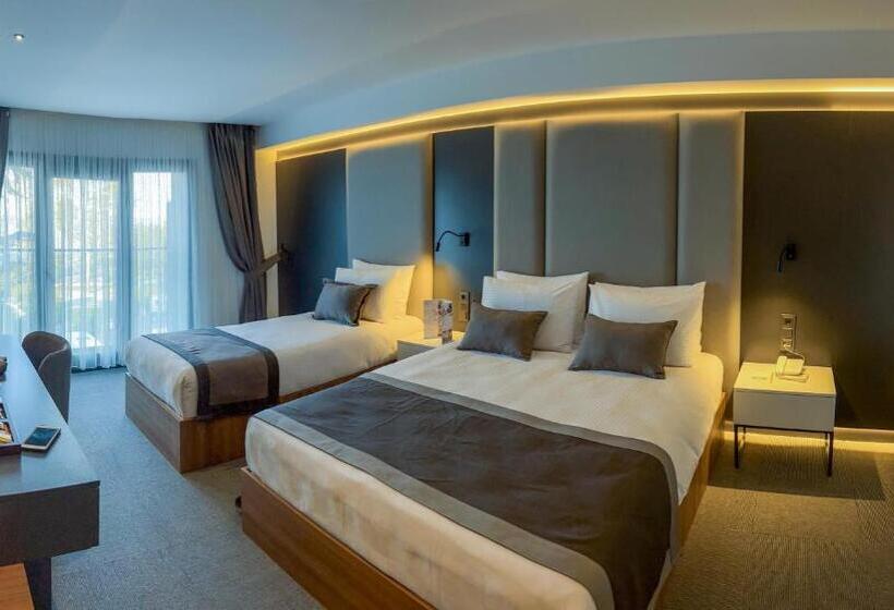 בית מלון כפרי Sera Lake Center