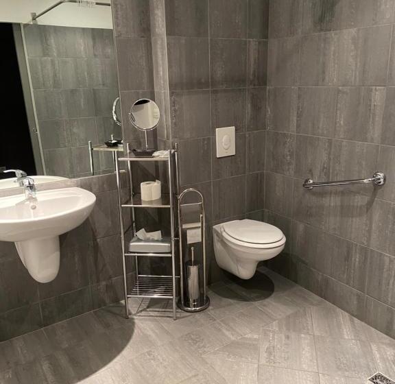فندق L Auberge Du Rhone