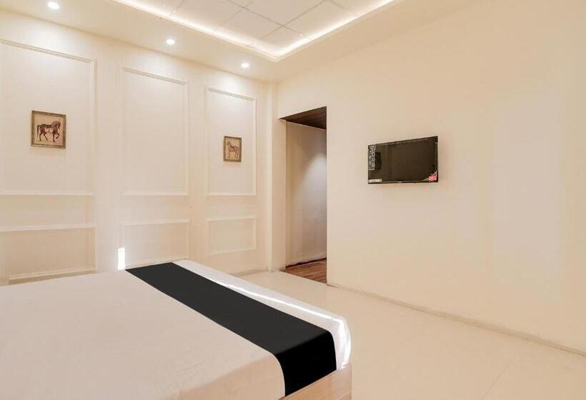 호텔 Oyo Saubhagya Shri Resort