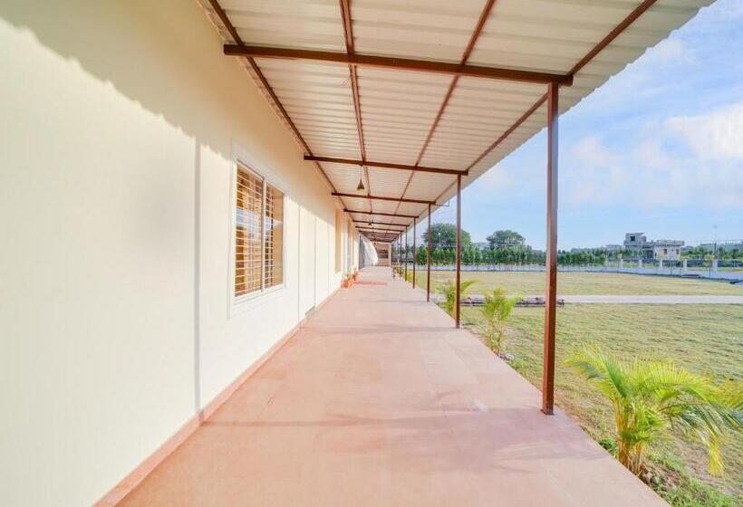 호텔 Oyo Saubhagya Shri Resort