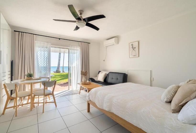 Indulge Beachfront At Dolphin Heads Resort   Lousha Bach