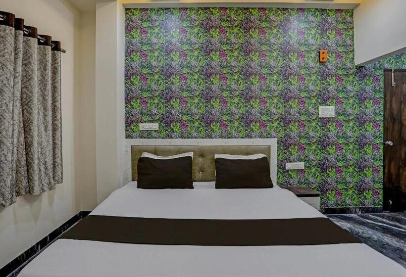 Oyo Hotel G L