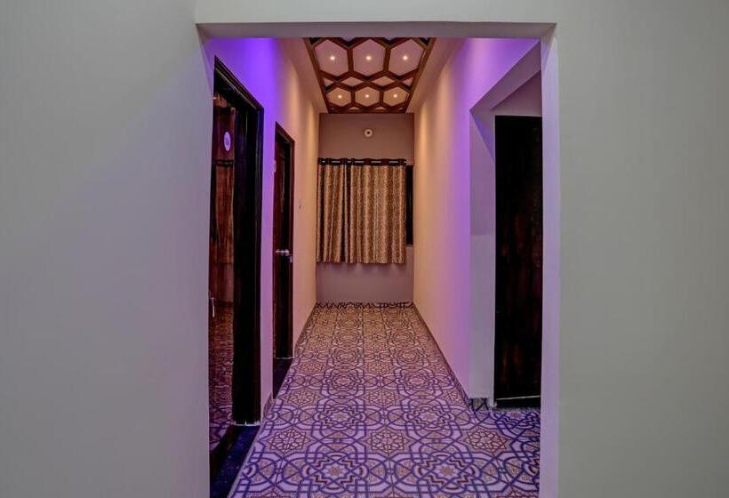 Oyo Hotel G L