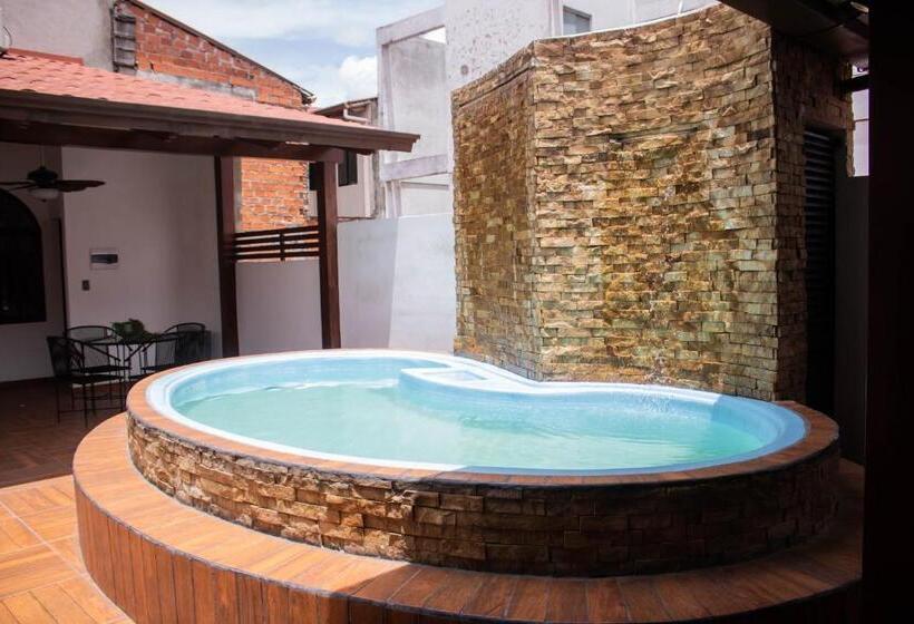 پانسیون La Casona