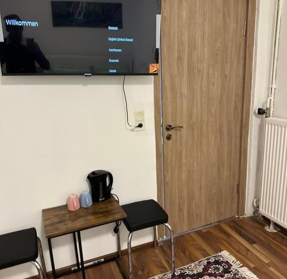 ペンション Privat Zimmer Eronn Vei̇tsch