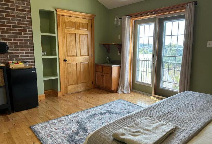 بنسيون Tides Inn Guest Suites