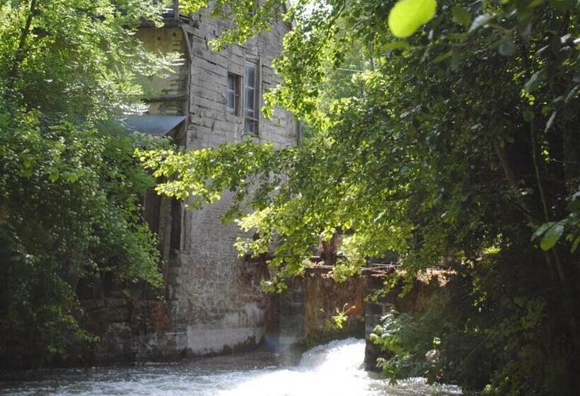 تختخواب و صبحانه Au Pré Du Moulin