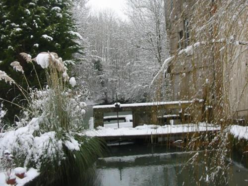 تختخواب و صبحانه Au Pré Du Moulin