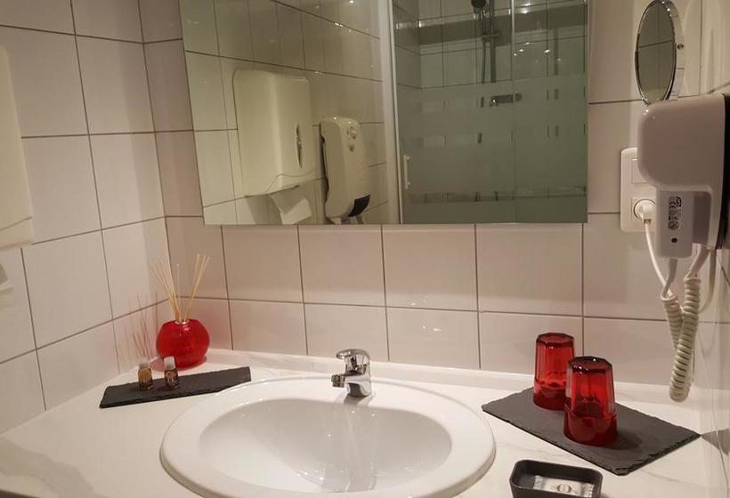 مبيت وإفطار Chambre D´hôtes Léonie & Restaurant